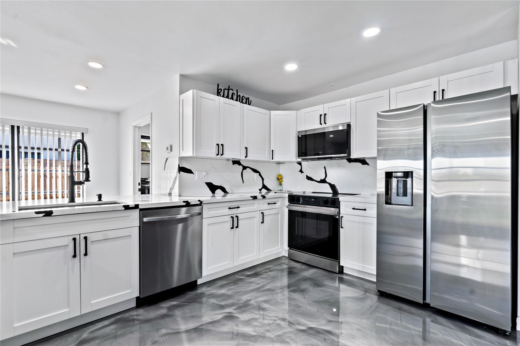 Royal Palm Lake Estates 7 - Residential Lease