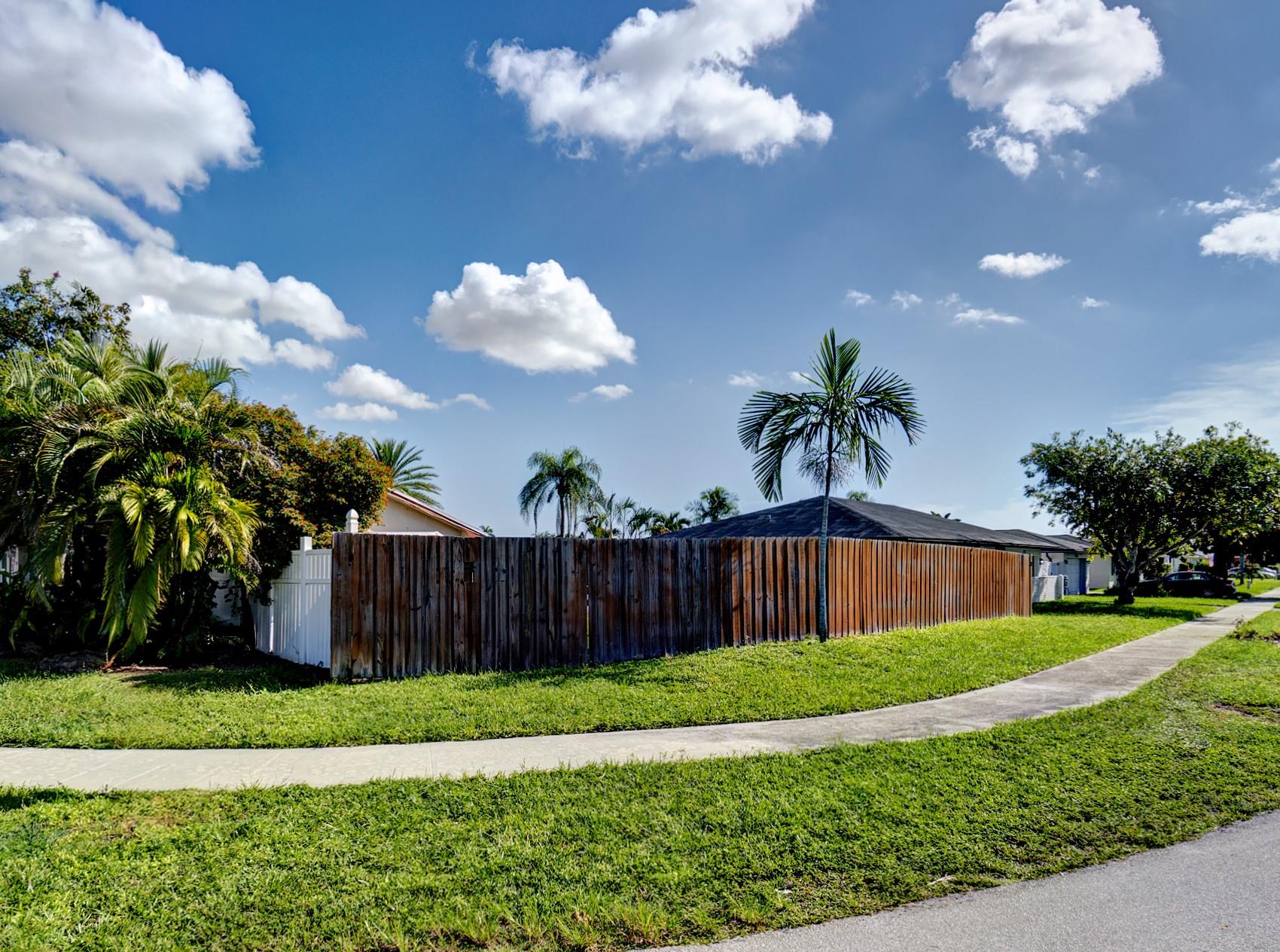 Royal Palm Lake Estates 7 - Residential Lease