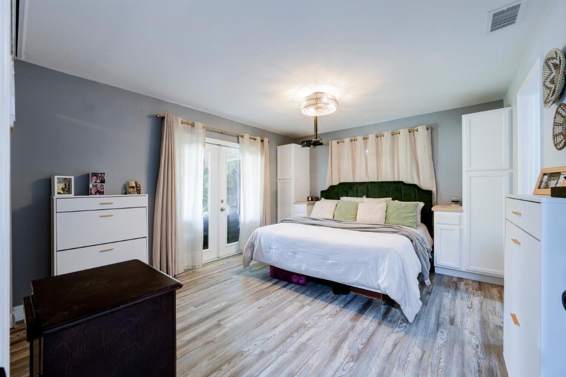 RUSTIC HILLS - Residential