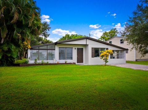 Photo of 2904 SE Bamboo Street, Stuart, FL 34997 (MLS # R11127315)