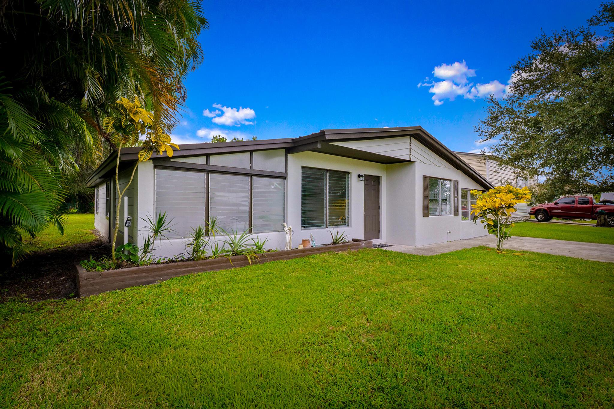 2904 SE Bamboo Street