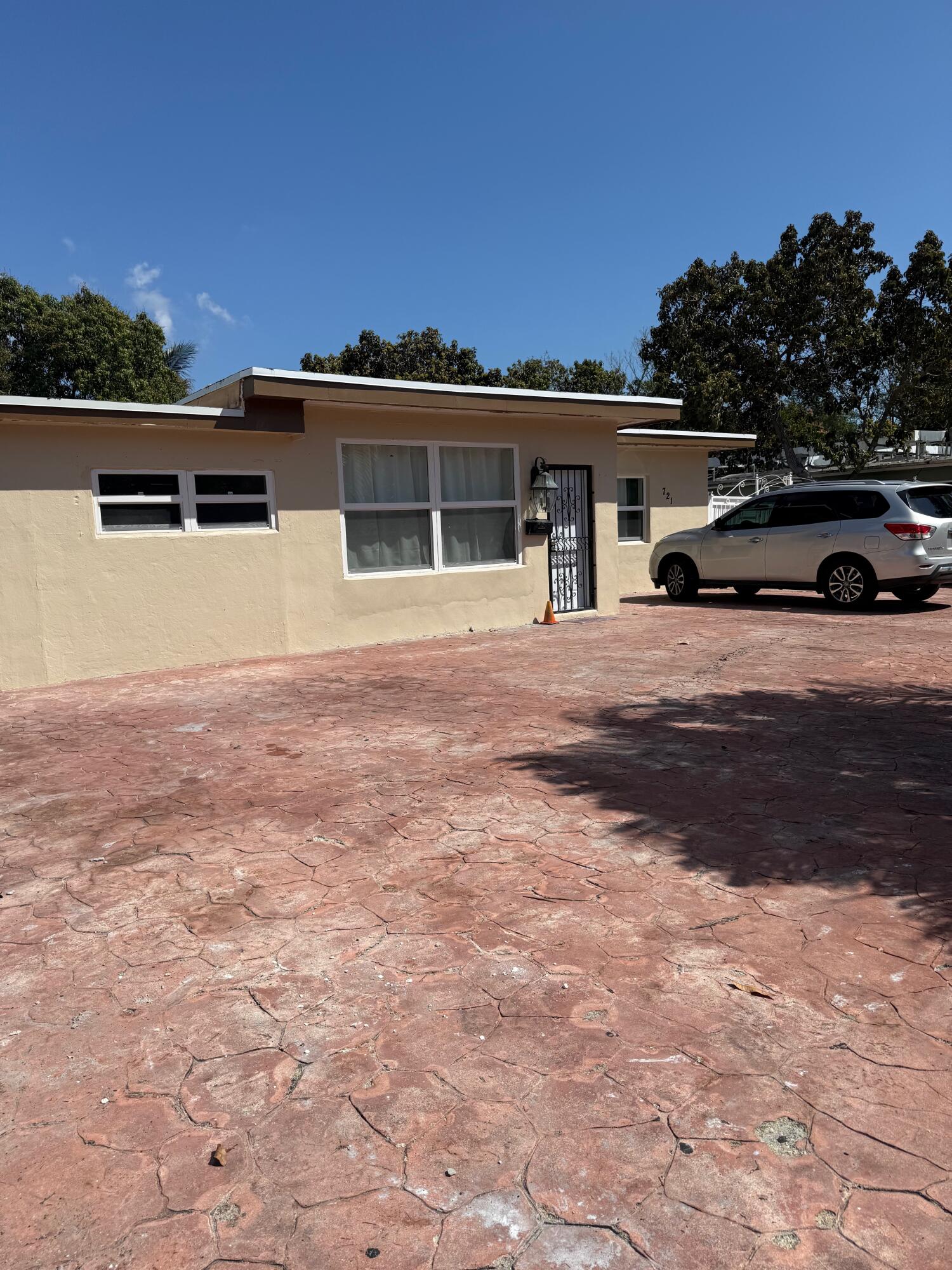 IRONS MANOR HIGH PINE ADDN SEC A - Residential Lease