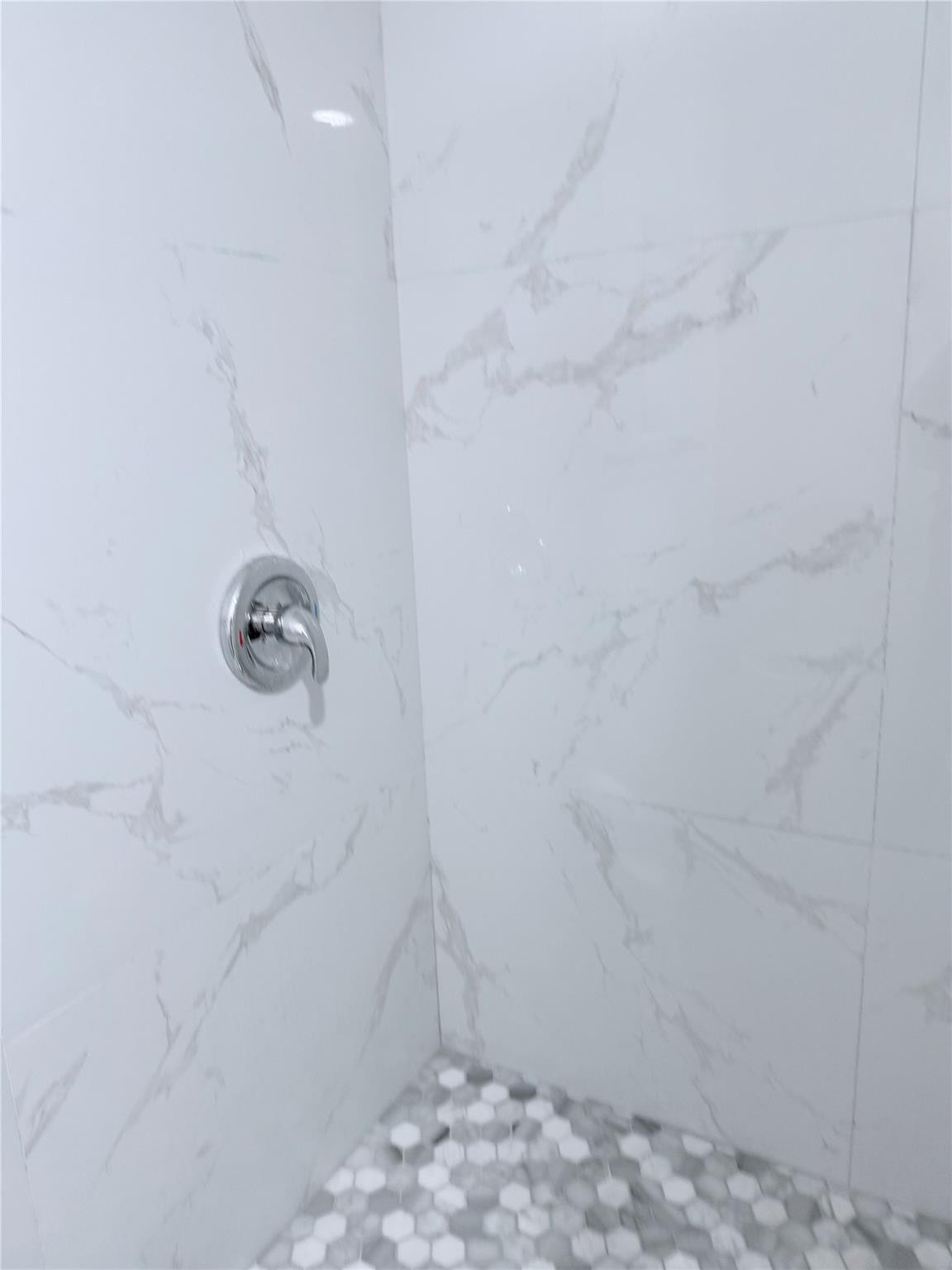 IRONS MANOR HIGH PINE ADDN SEC A - Residential Lease