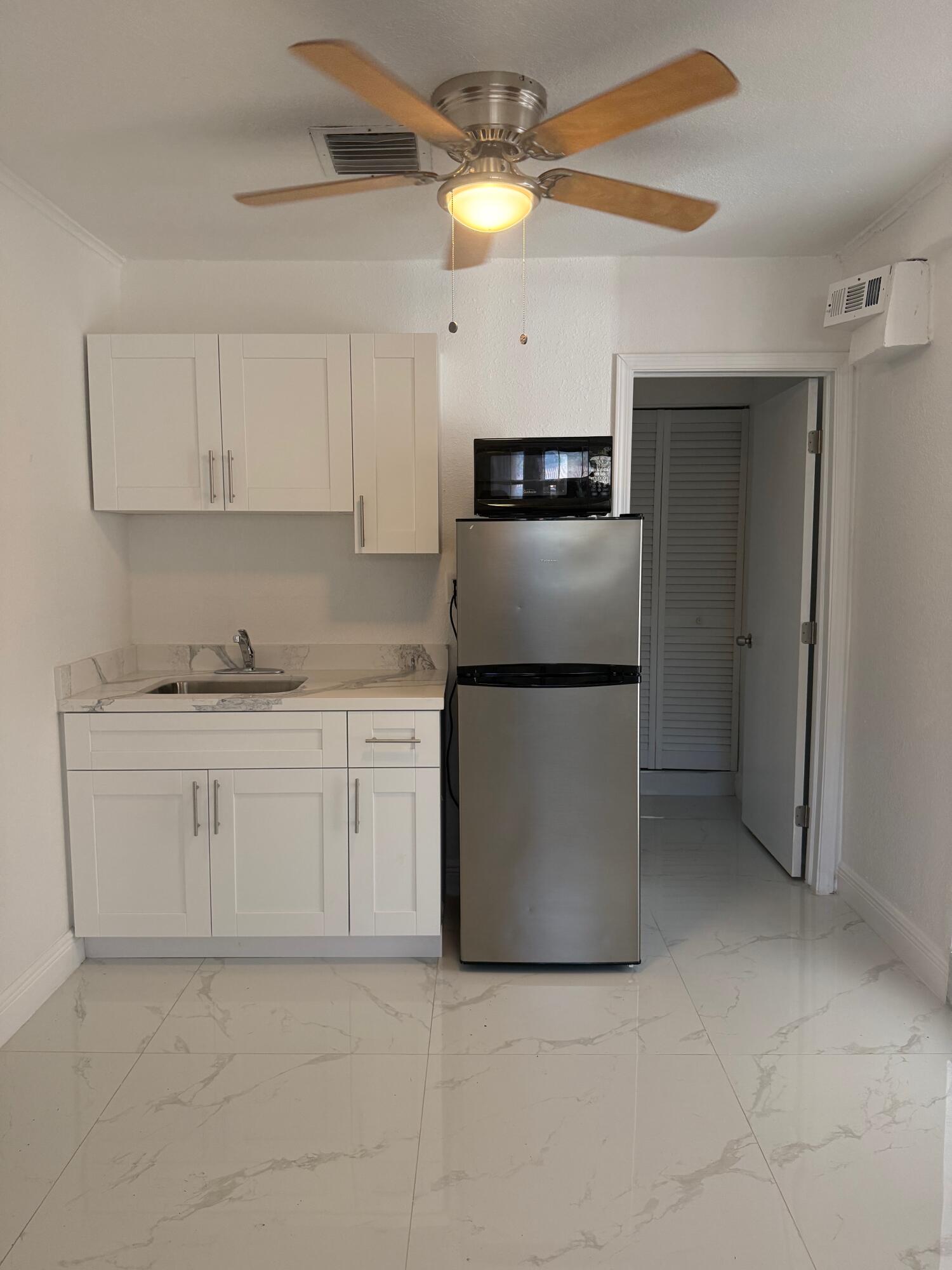 IRONS MANOR HIGH PINE ADDN SEC A - Residential Lease