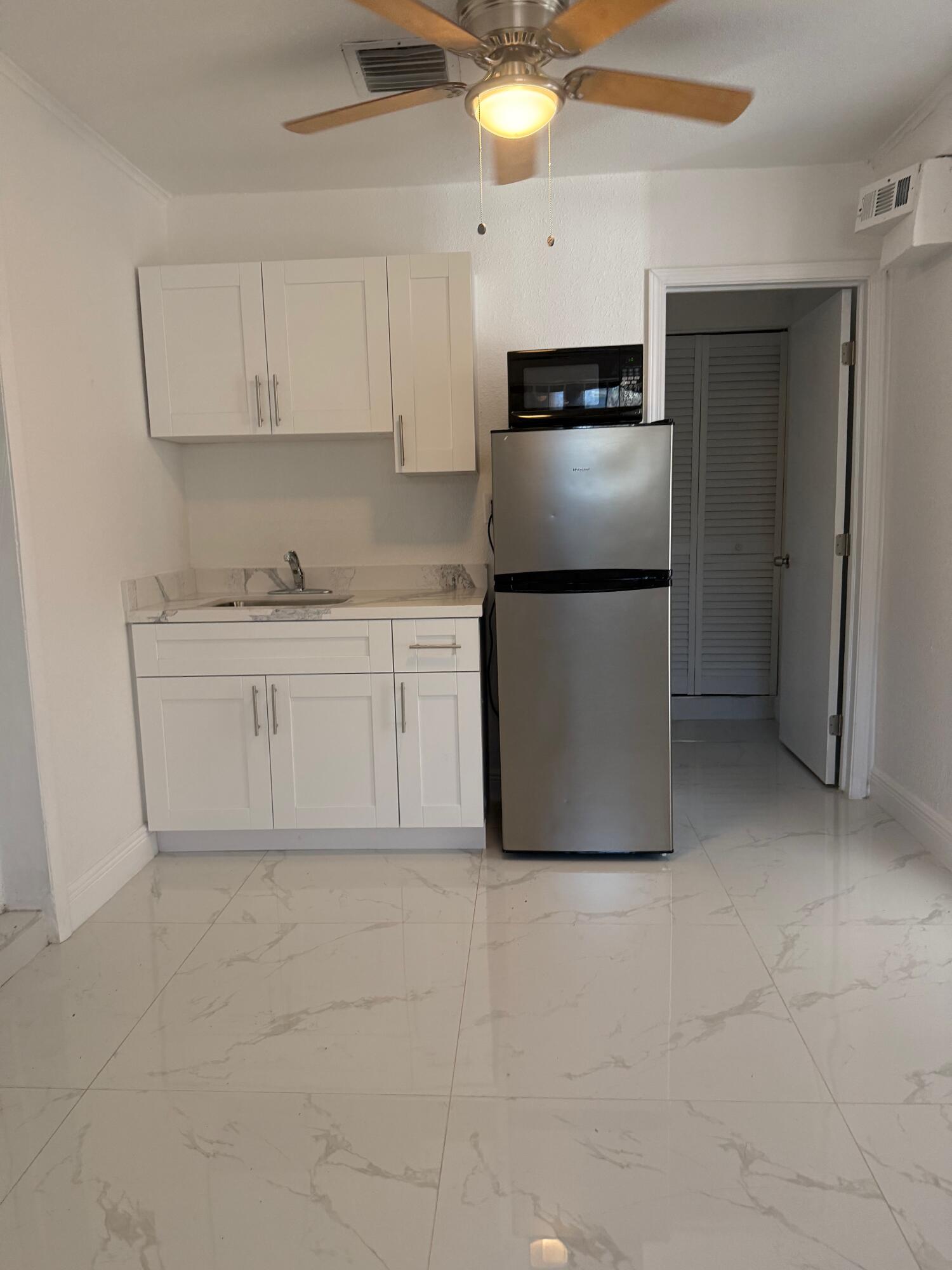 IRONS MANOR HIGH PINE ADDN SEC A - Residential Lease