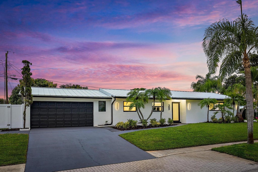 Photo of 360 Saturn Avenue, Tequesta, FL 33469 (MLS # B26069435)