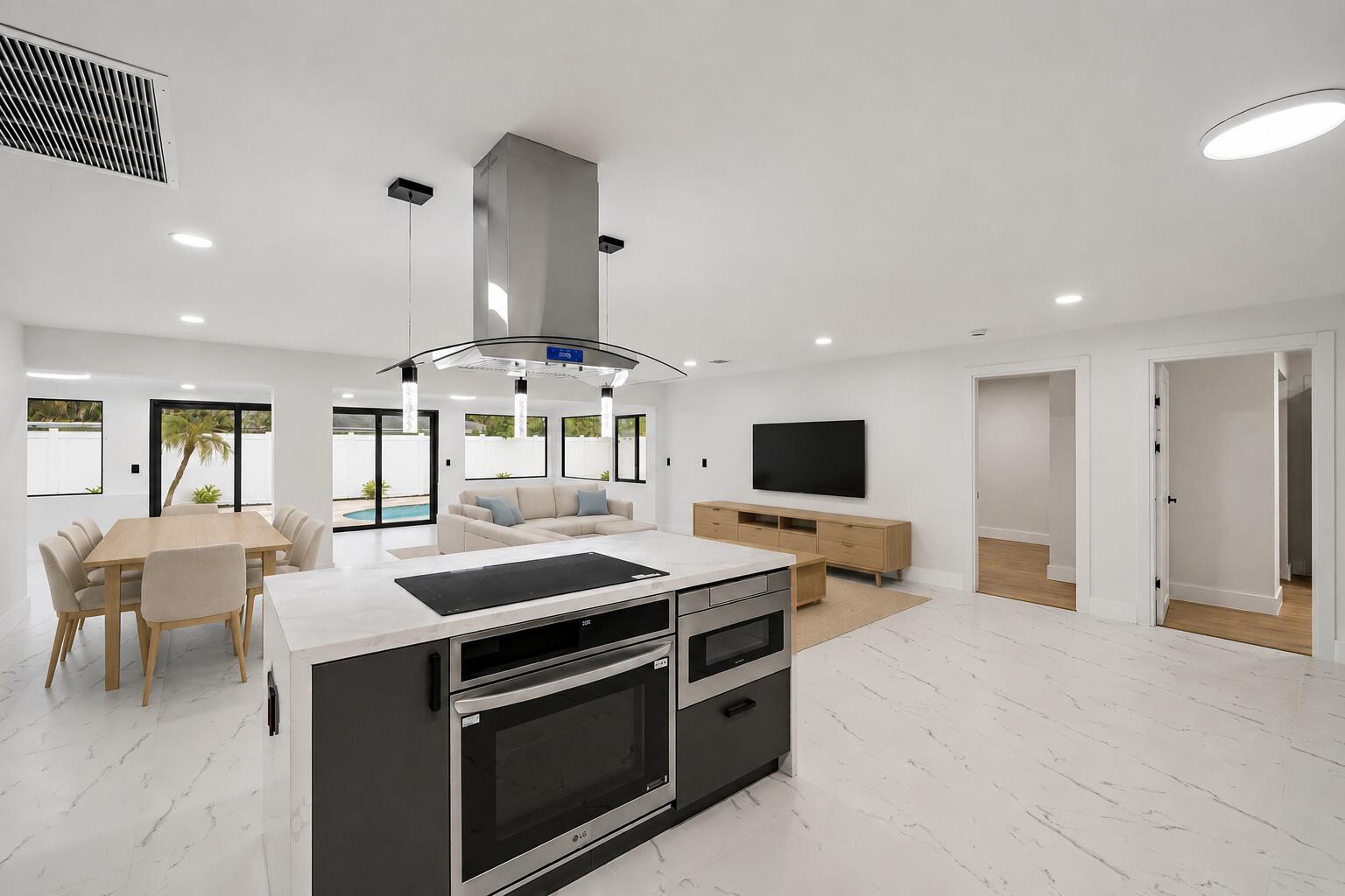 360 Saturn Avenue