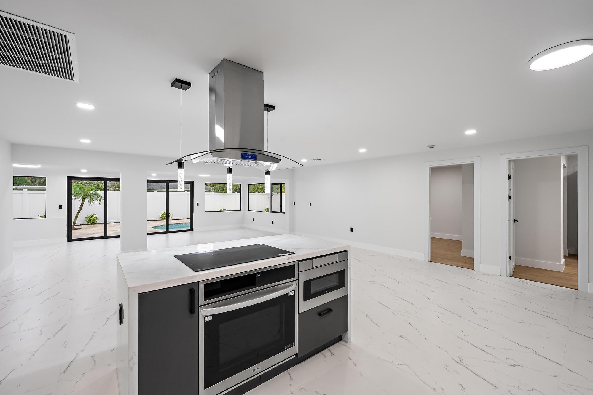 360 Saturn Avenue