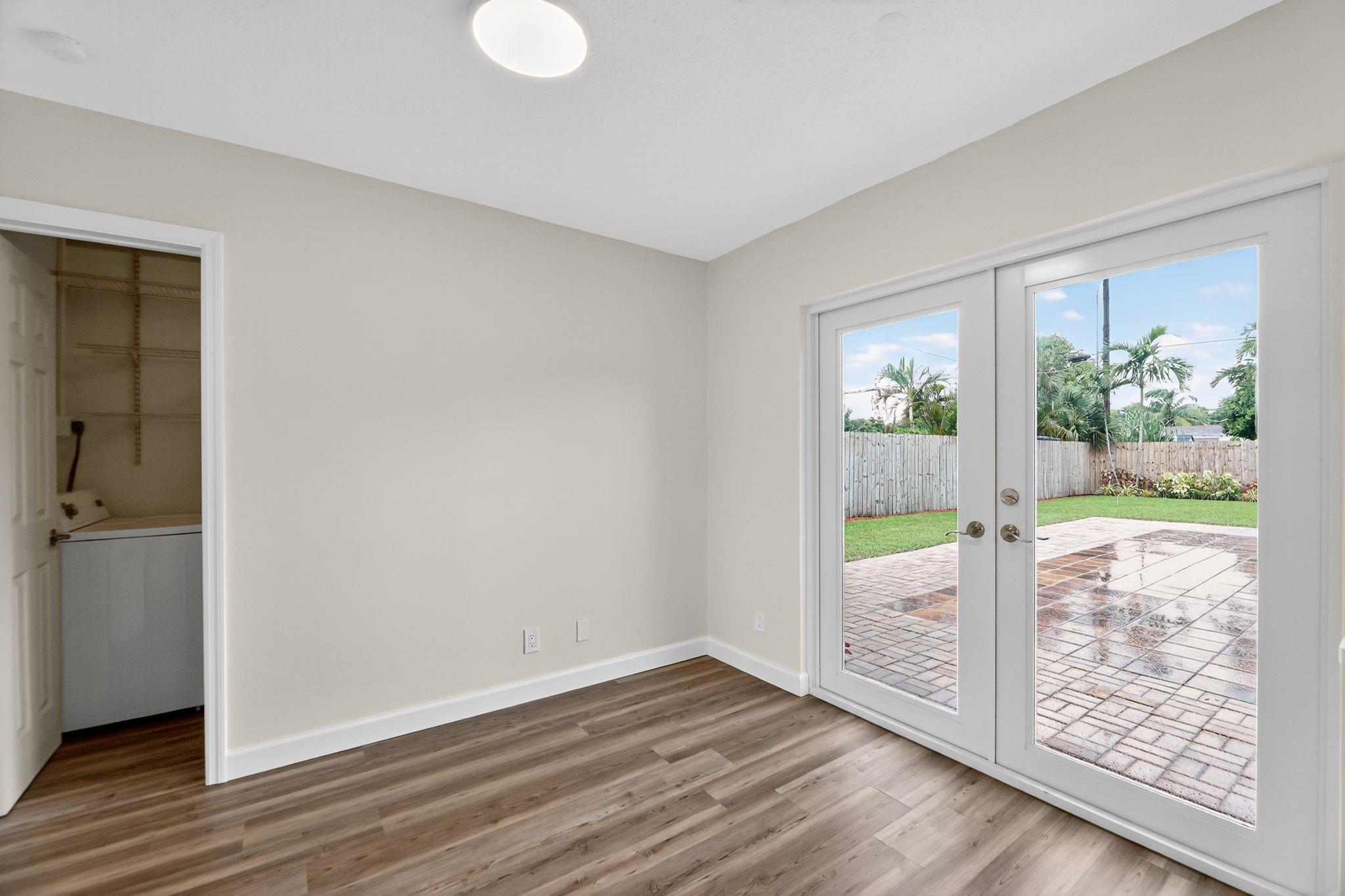 BOCA RATONE HGTS - Residential