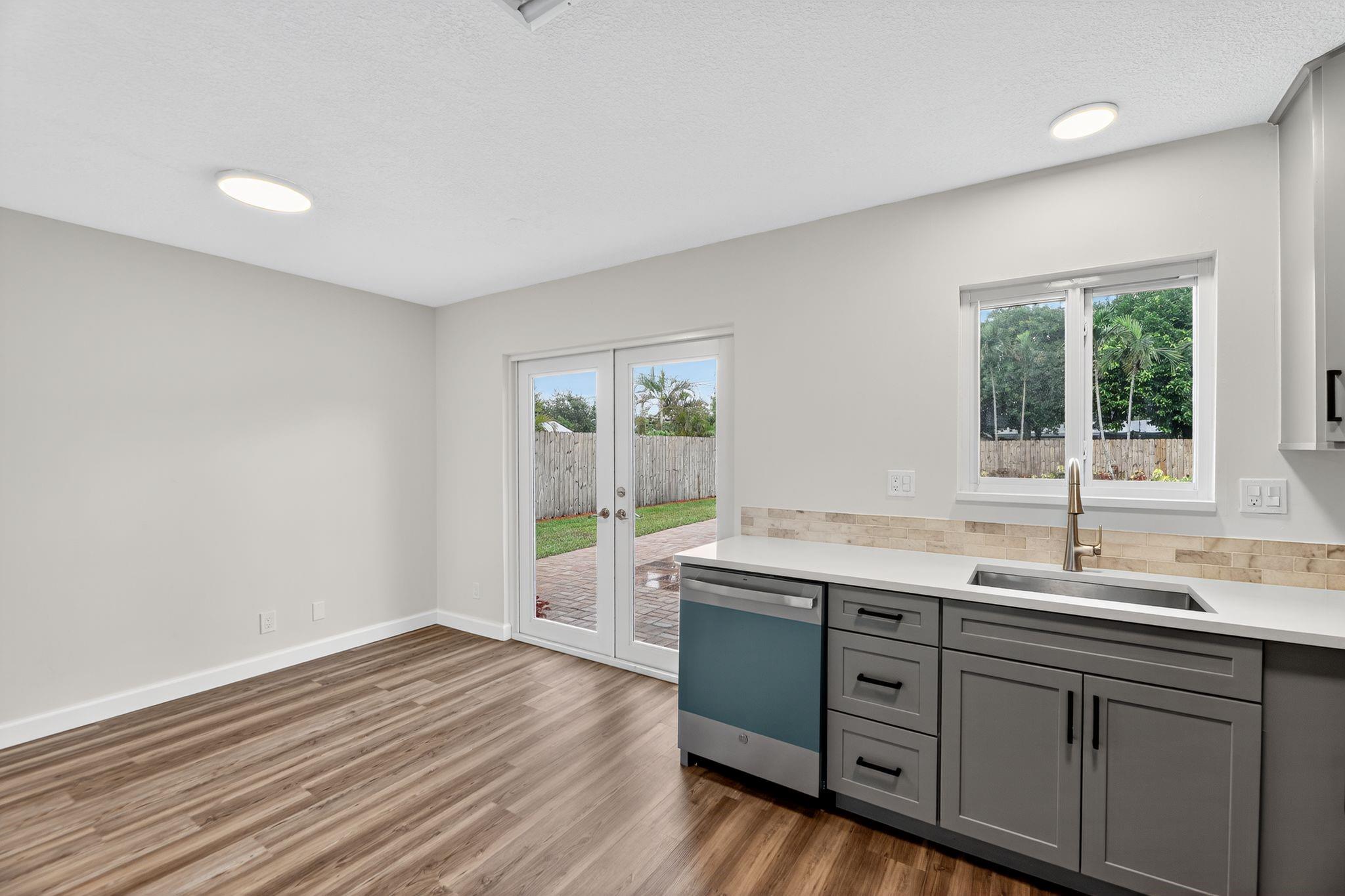 BOCA RATONE HGTS - Residential