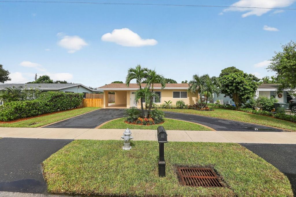 Photo of 245 SW 3rd Street, Boca Raton, FL 33432 (MLS # F10530966)