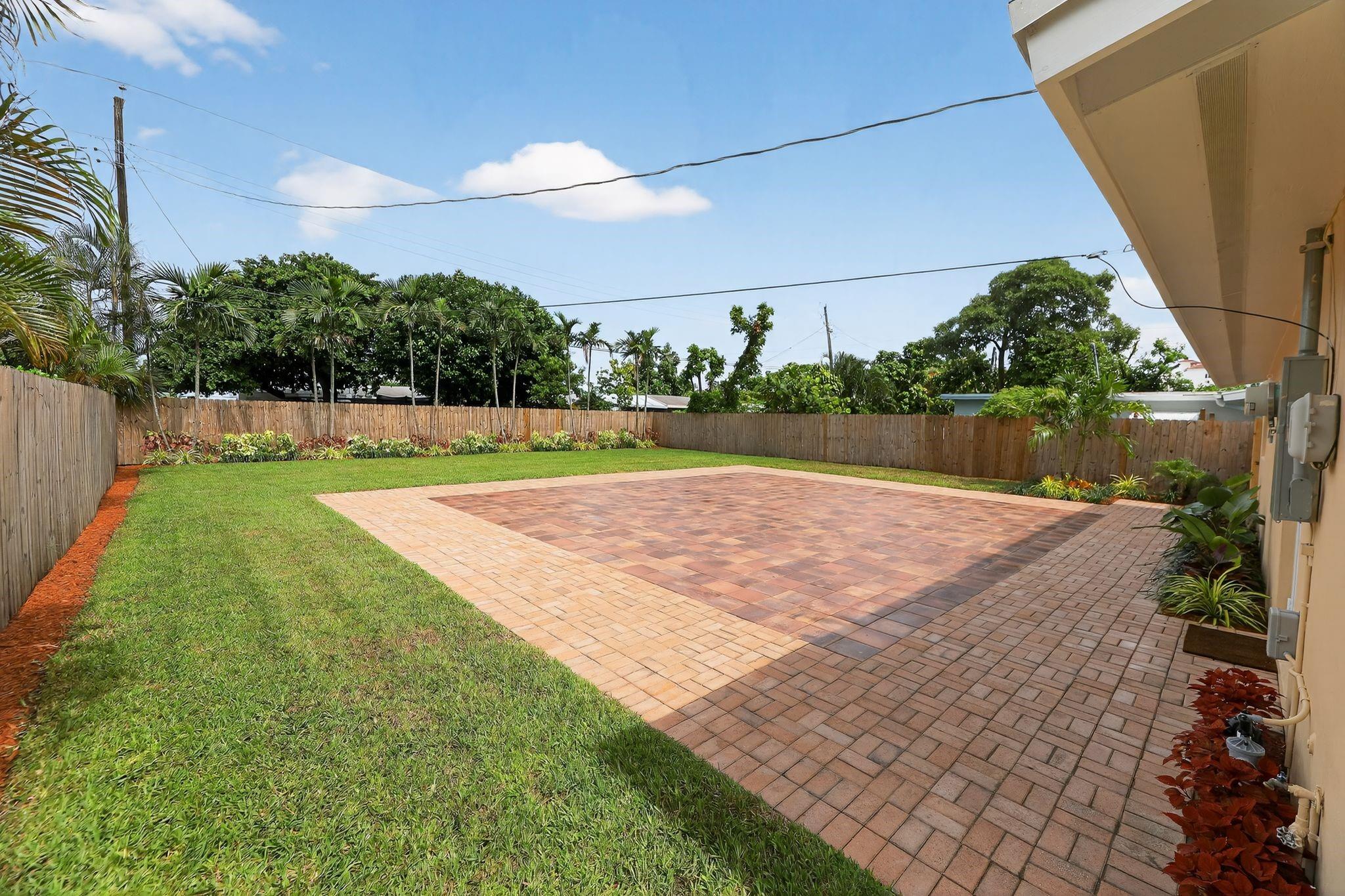 BOCA RATONE HGTS - Residential