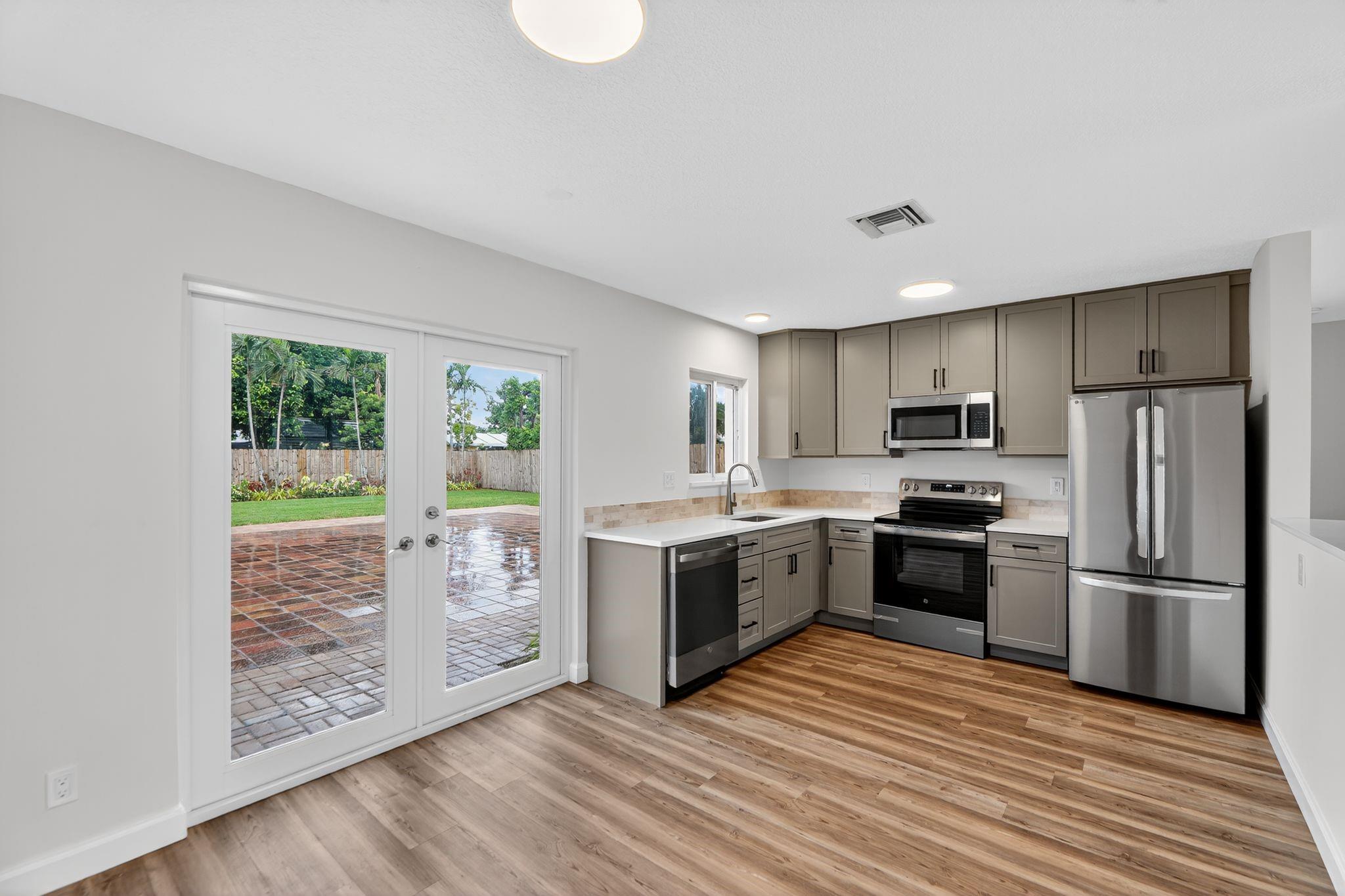 BOCA RATONE HGTS - Residential