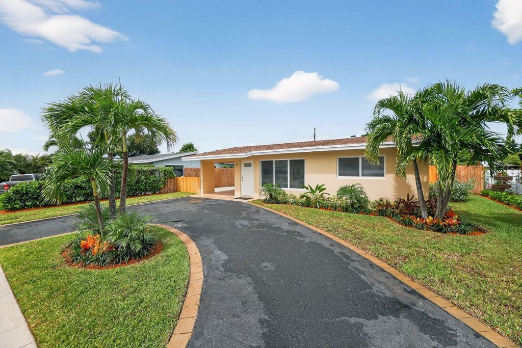 Photo of 245 SW 3rd Street, Boca Raton, FL 33432 (MLS # F10530966)