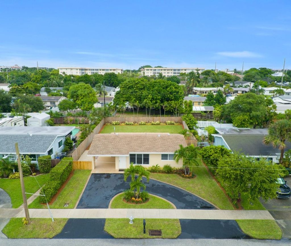 Photo of 245 SW 3rd Street, Boca Raton, FL 33432 (MLS # F10530966)