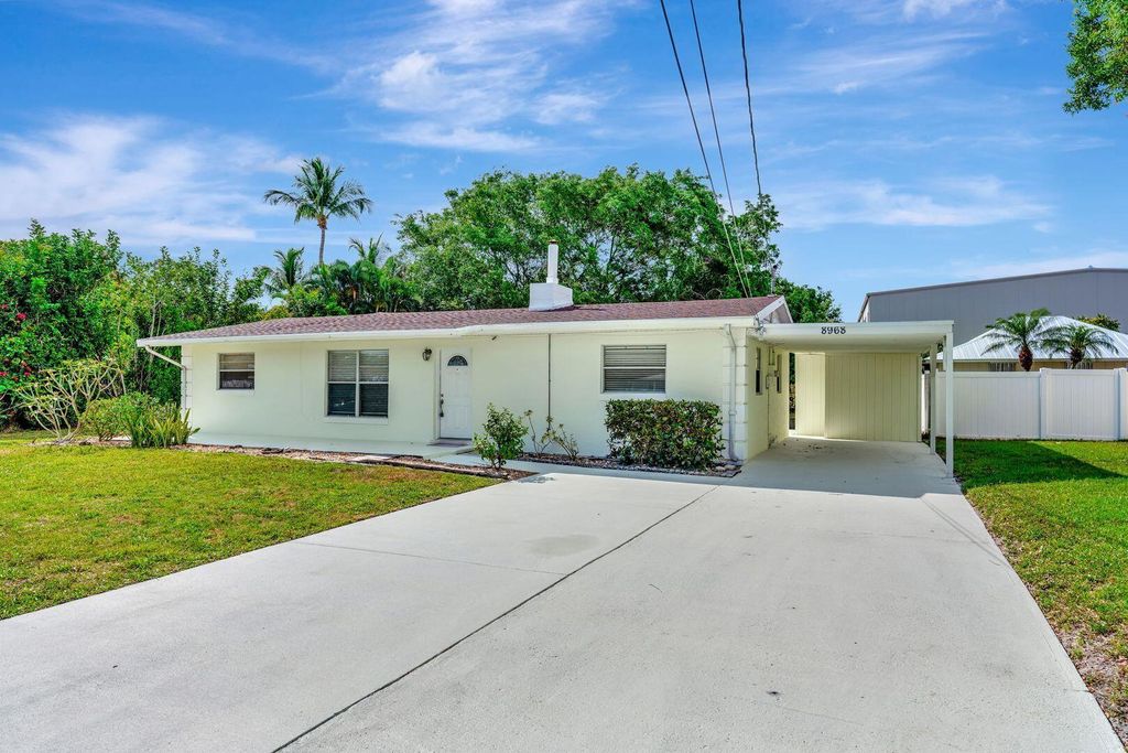 Photo of 8968 SE Pine Cone Lane, Hobe Sound, FL 33455 (MLS # R11112419)