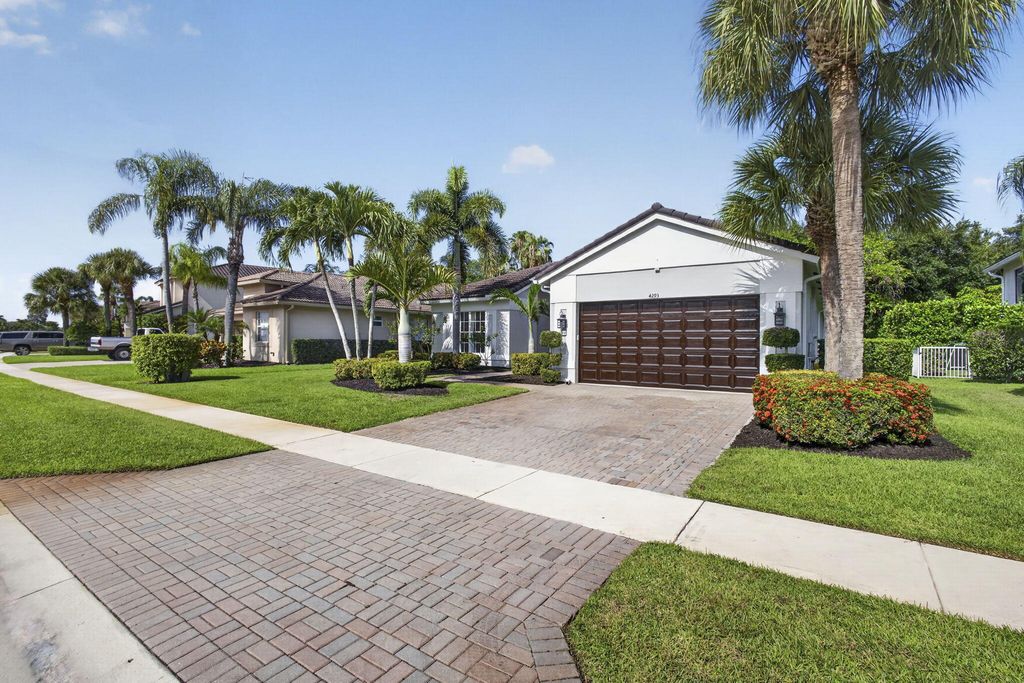 Photo of 4293 Mariners Cove Drive, Wellington, FL 33449 (MLS # B26041456)
