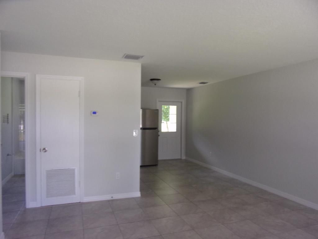 Photo of 4653 S 25th Street, Fort Pierce, FL 34981 (MLS # R10970117)