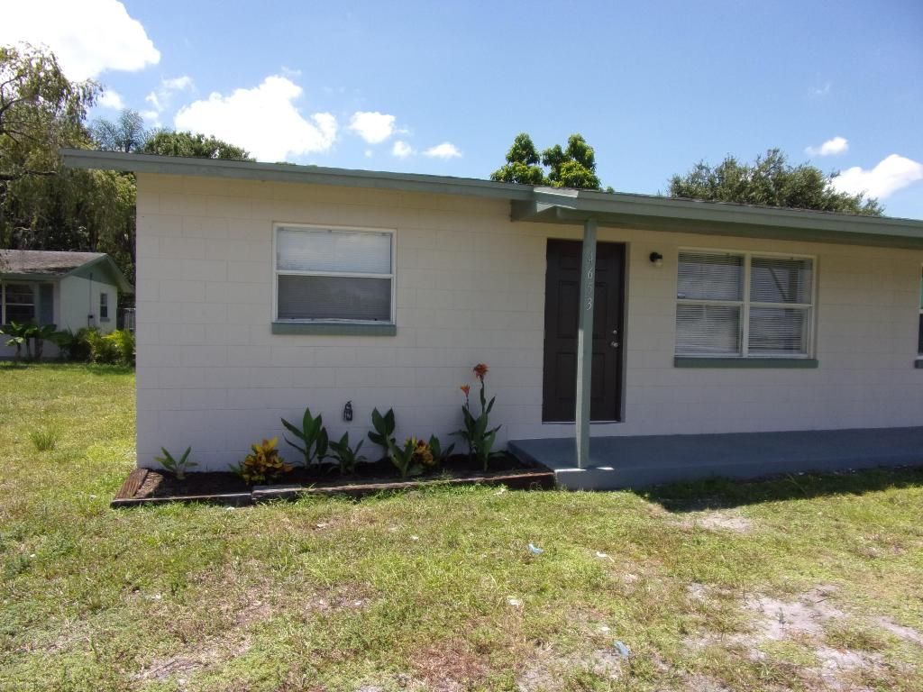 Photo of 4653 S 25th Street, Fort Pierce, FL 34981 (MLS # R10970117)
