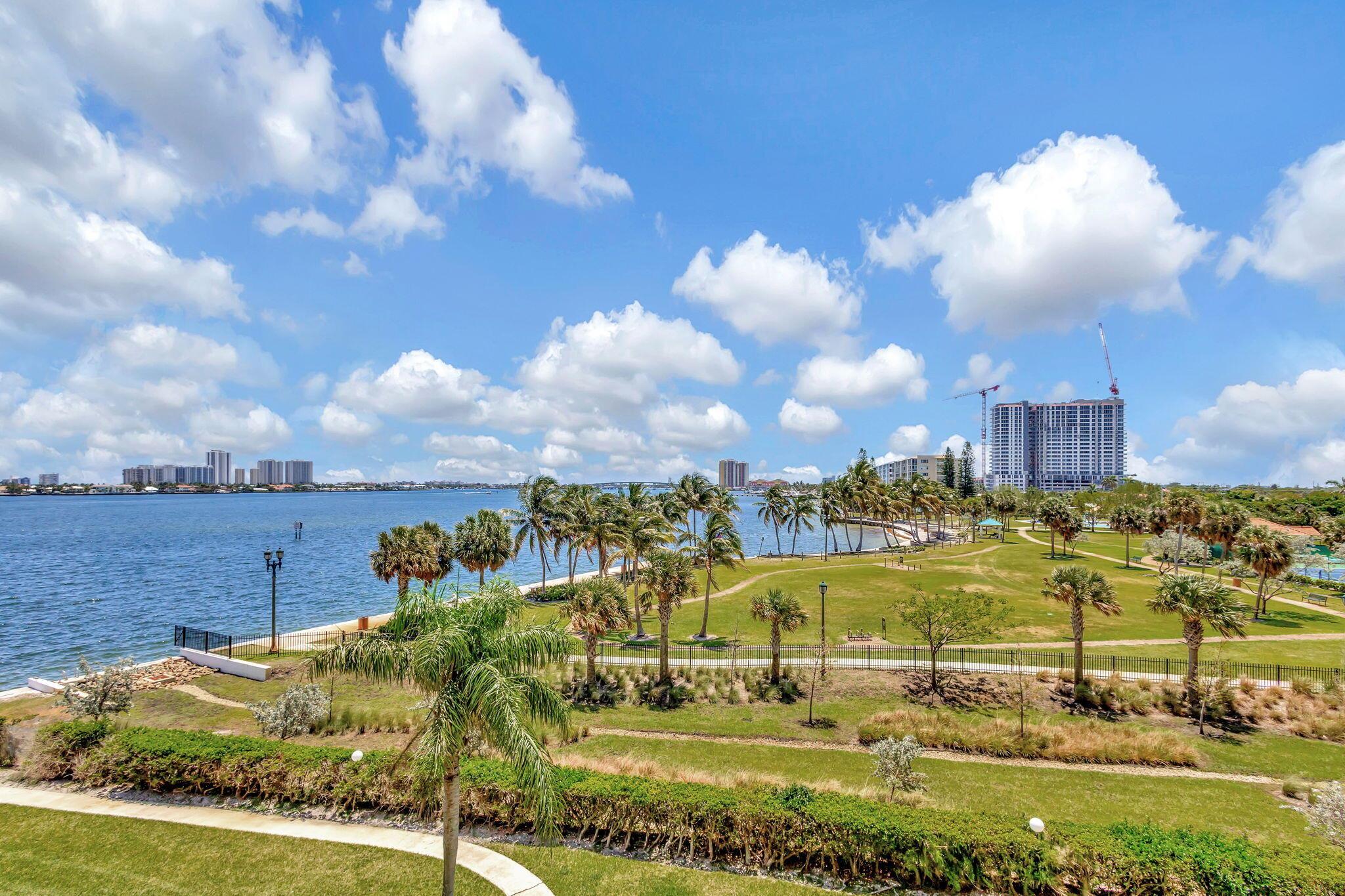 LAKE HARBOUR TOWERS CONDO - Residential