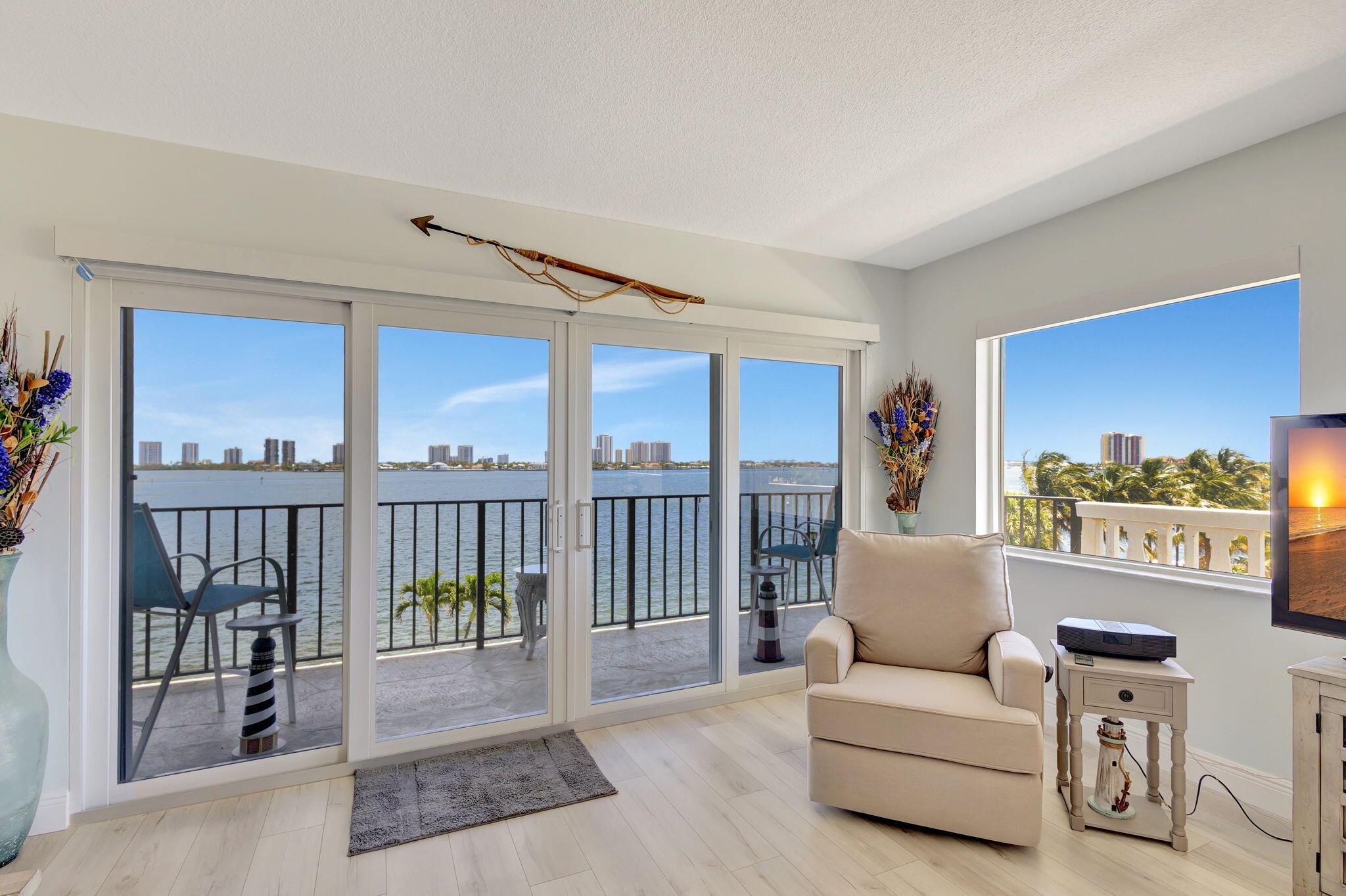 LAKE HARBOUR TOWERS CONDO - Residential