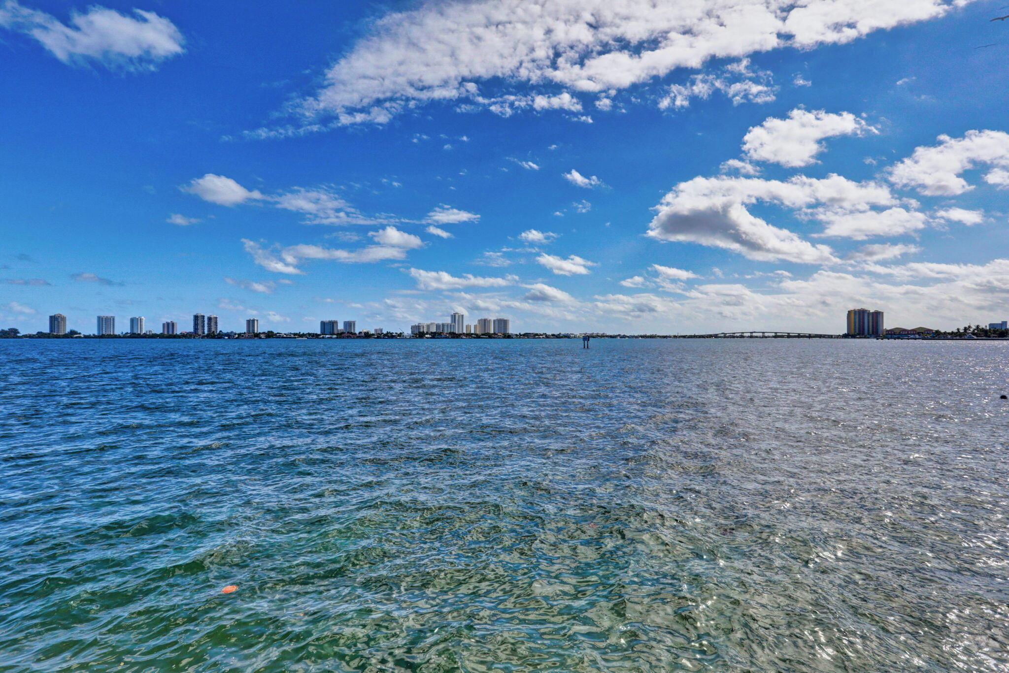 LAKE HARBOUR TOWERS CONDO - Residential