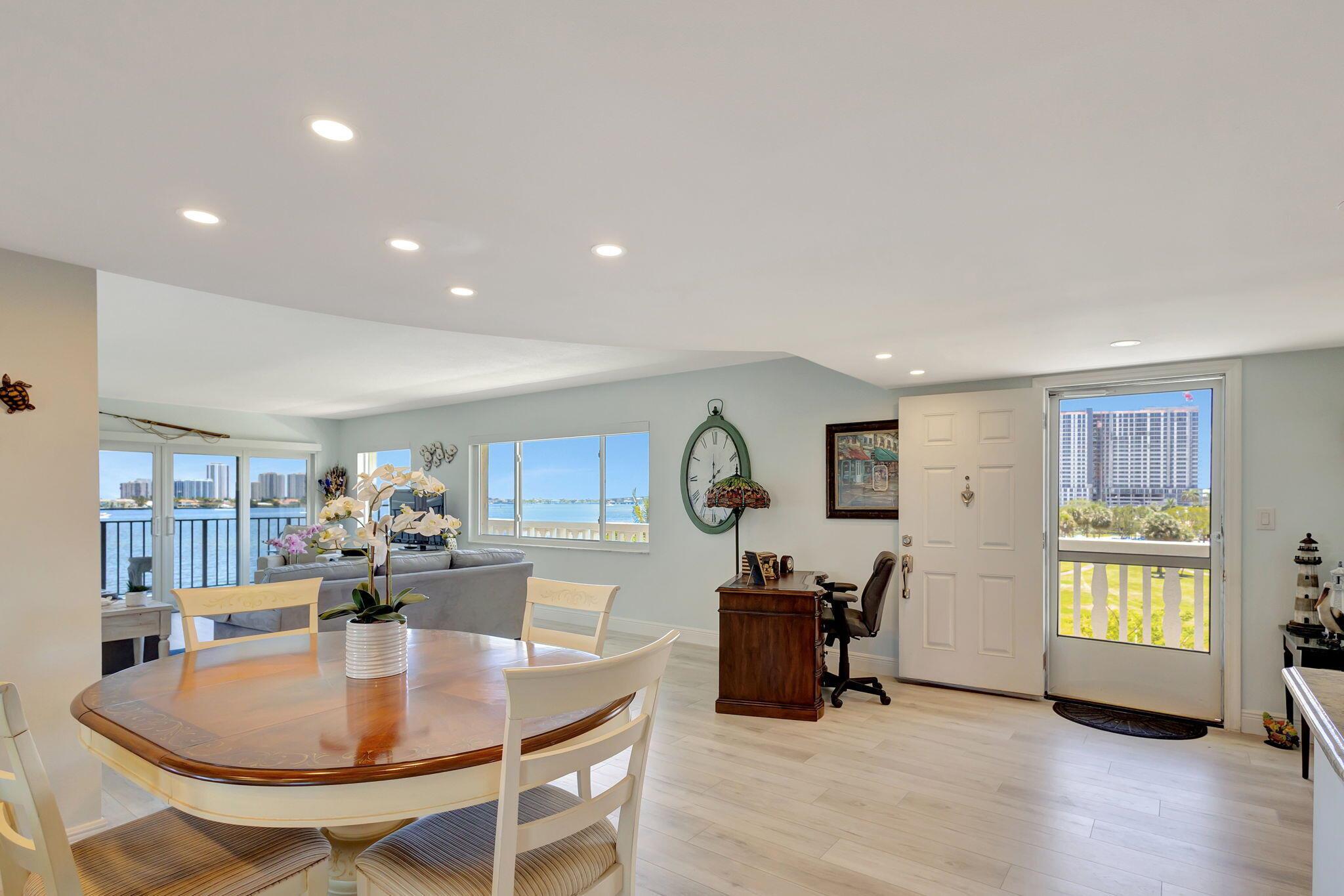 LAKE HARBOUR TOWERS CONDO - Residential