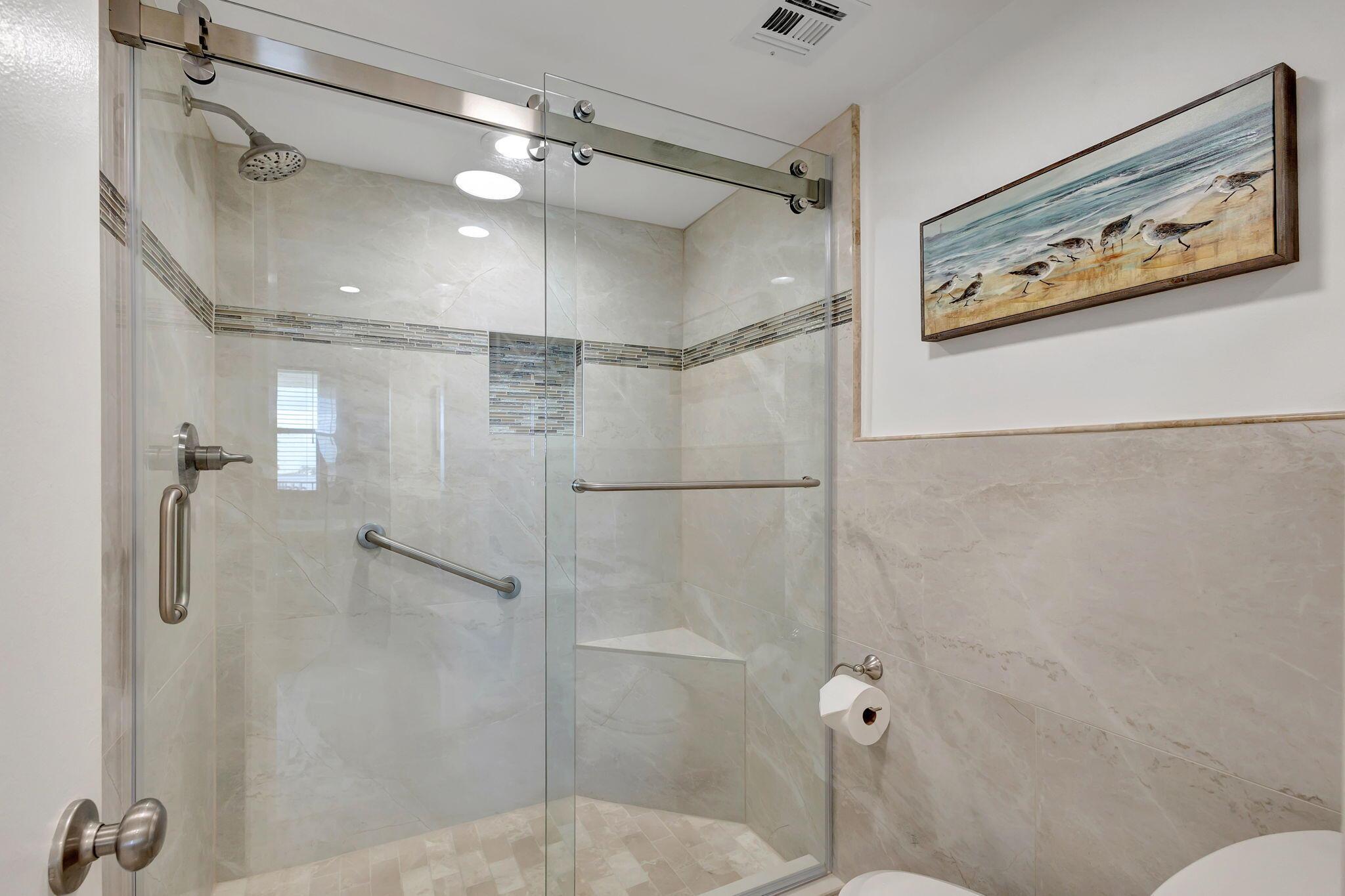 LAKE HARBOUR TOWERS CONDO - Residential