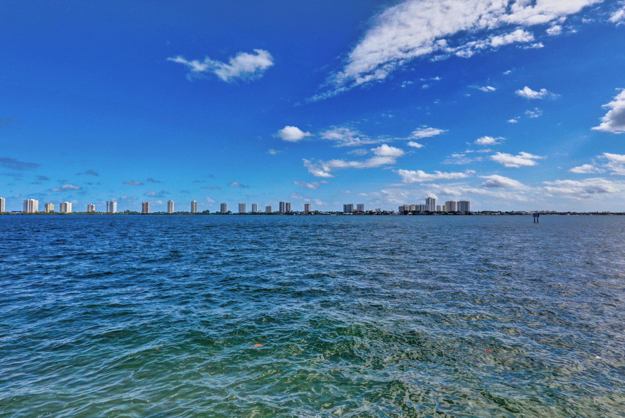 LAKE HARBOUR TOWERS CONDO - Residential