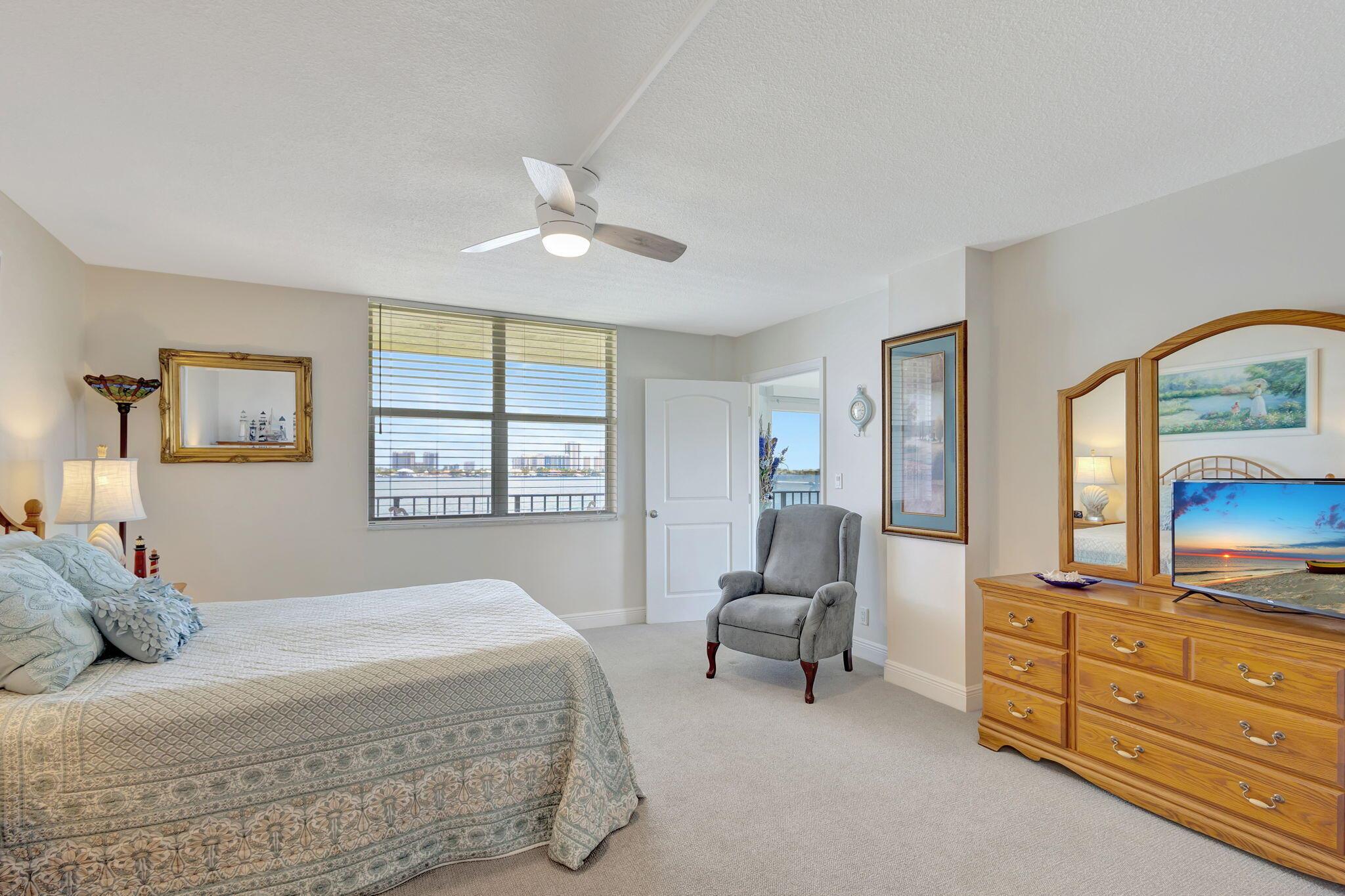 LAKE HARBOUR TOWERS CONDO - Residential