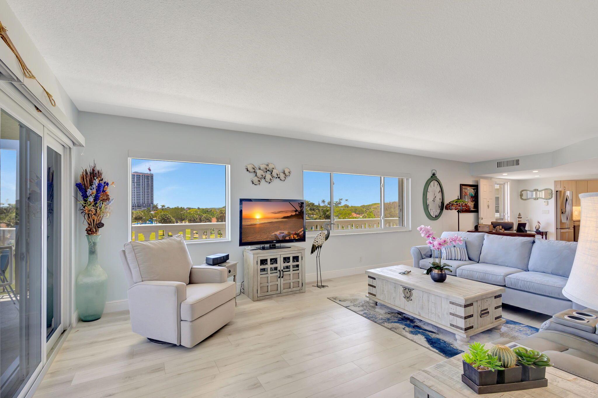 LAKE HARBOUR TOWERS CONDO - Residential