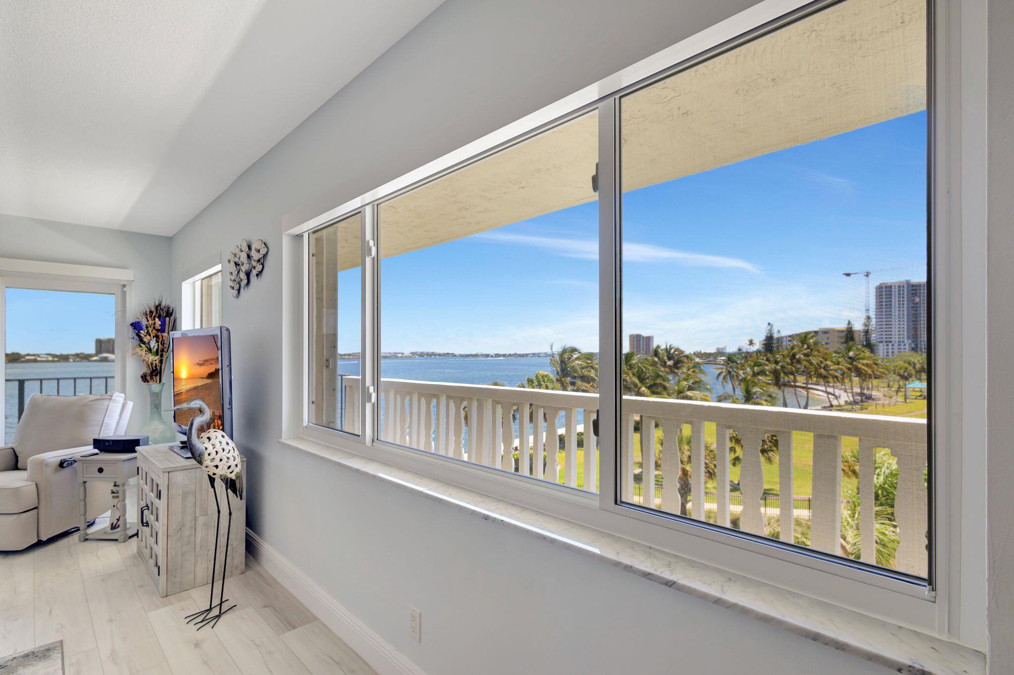 LAKE HARBOUR TOWERS CONDO - Residential