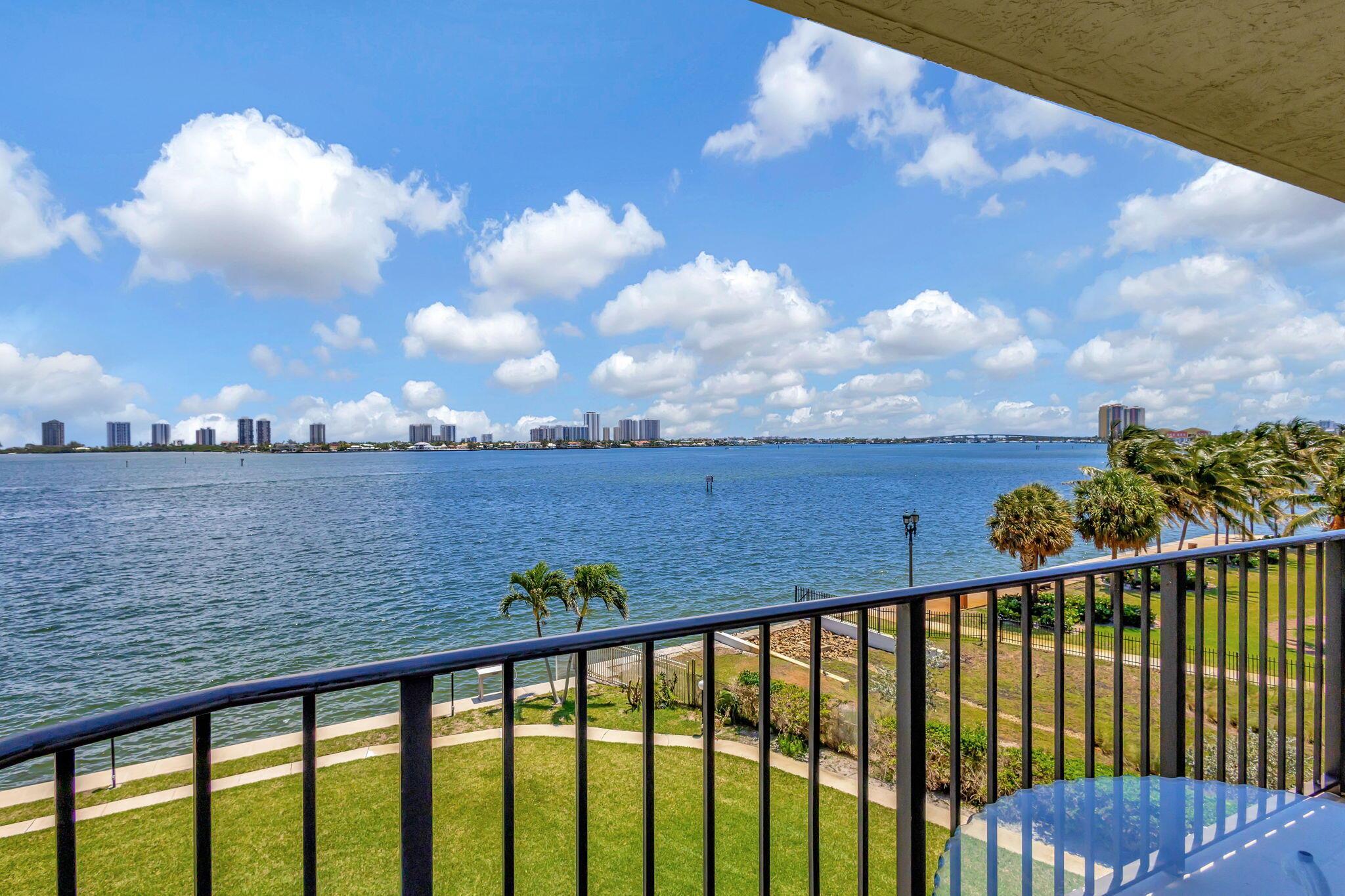 LAKE HARBOUR TOWERS CONDO - Residential