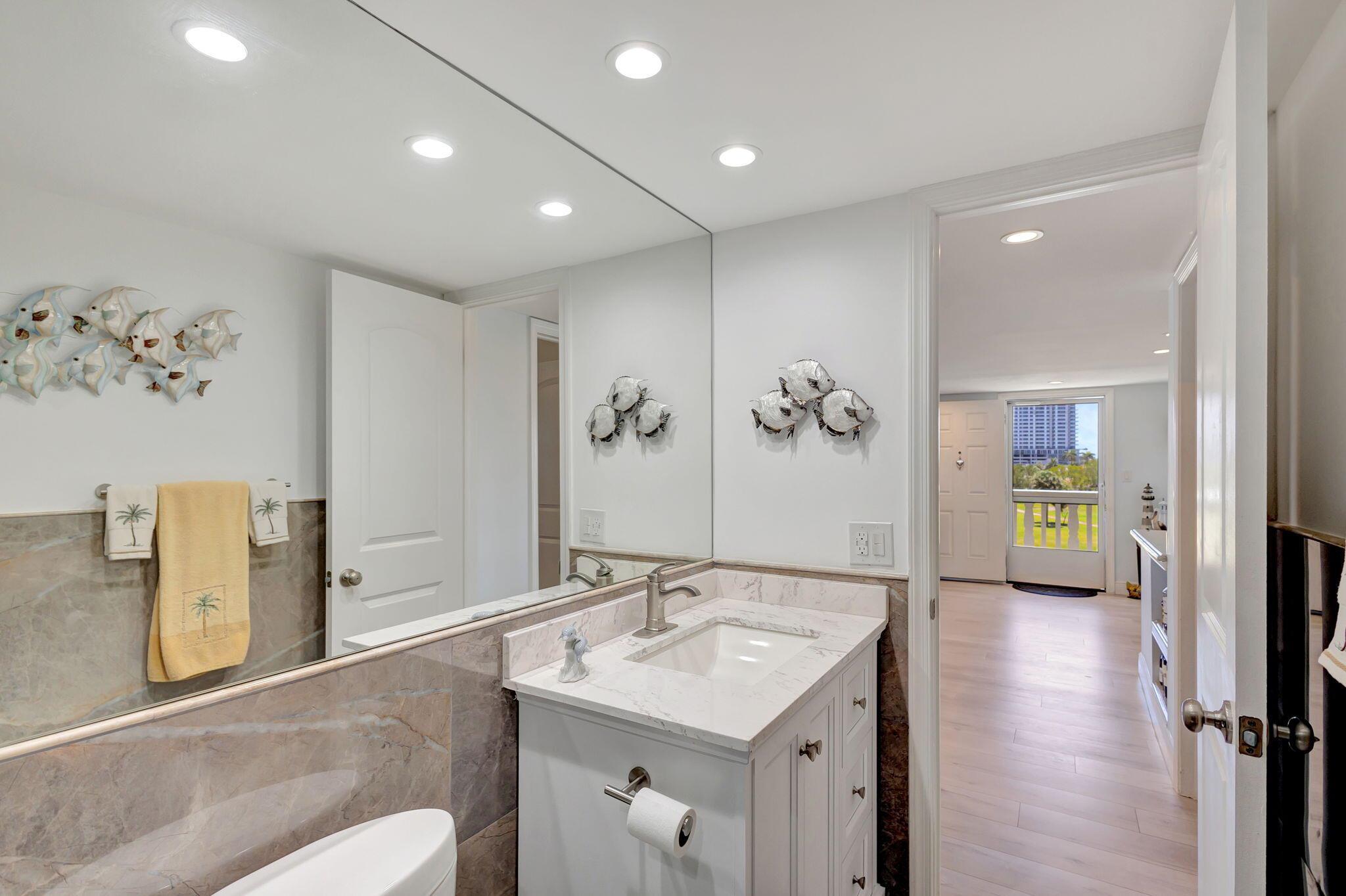 LAKE HARBOUR TOWERS CONDO - Residential