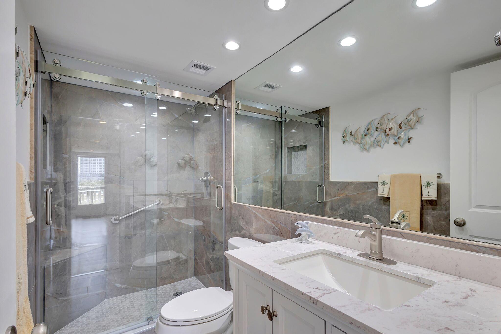 LAKE HARBOUR TOWERS CONDO - Residential