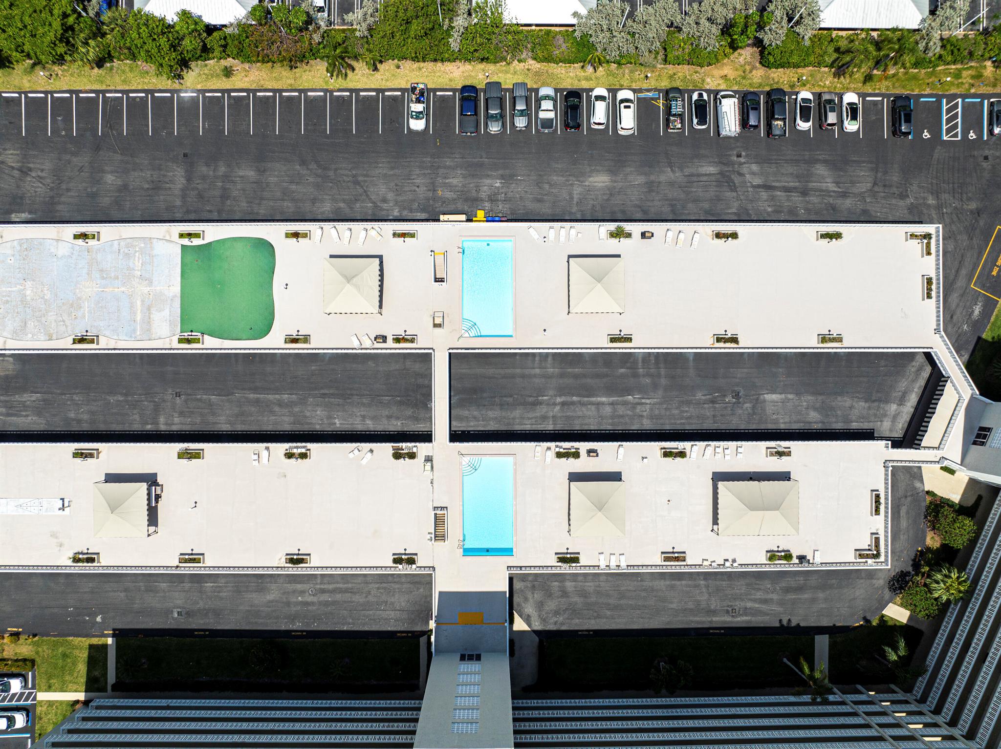 LAKE HARBOUR TOWERS CONDO - Residential