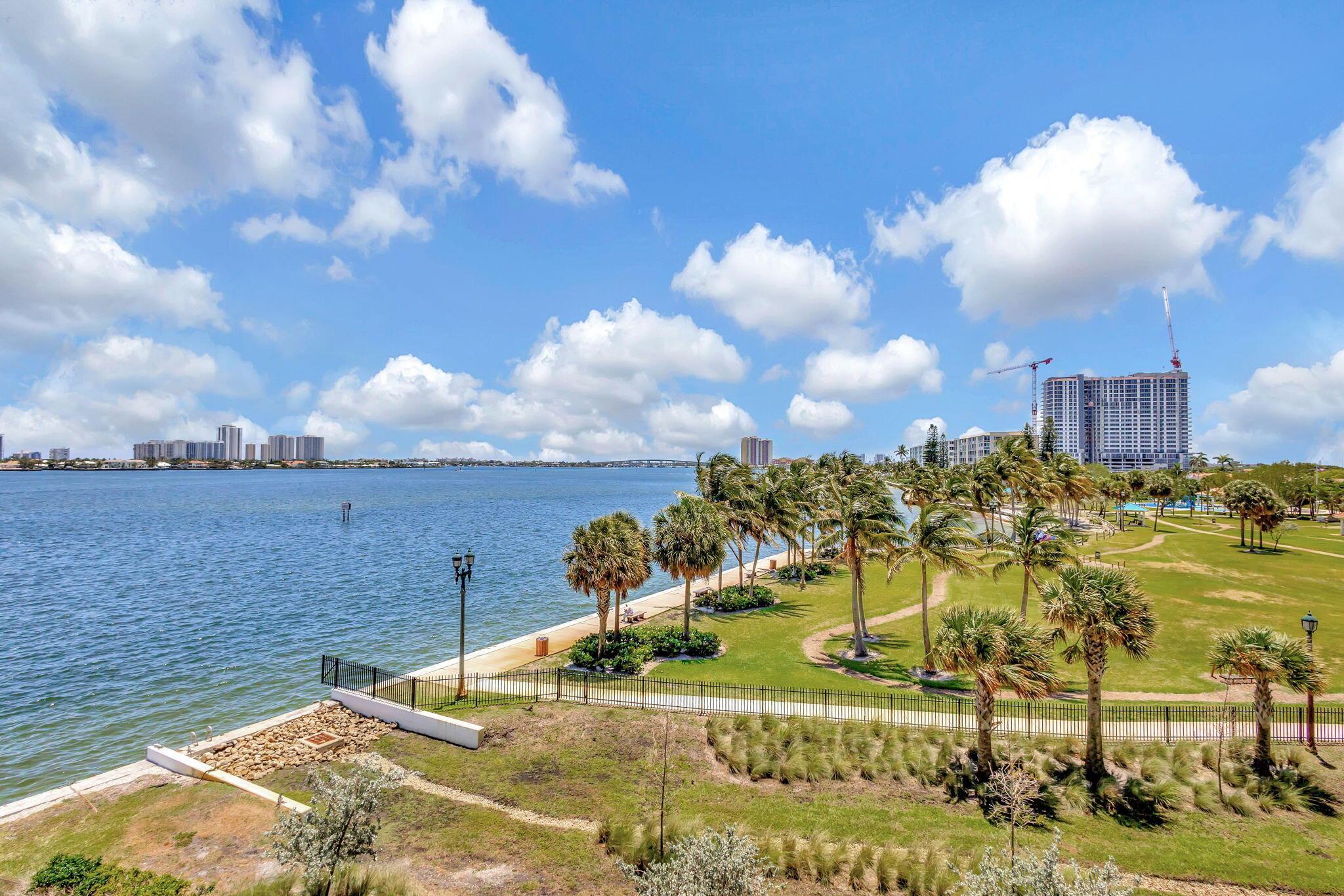 LAKE HARBOUR TOWERS CONDO - Residential