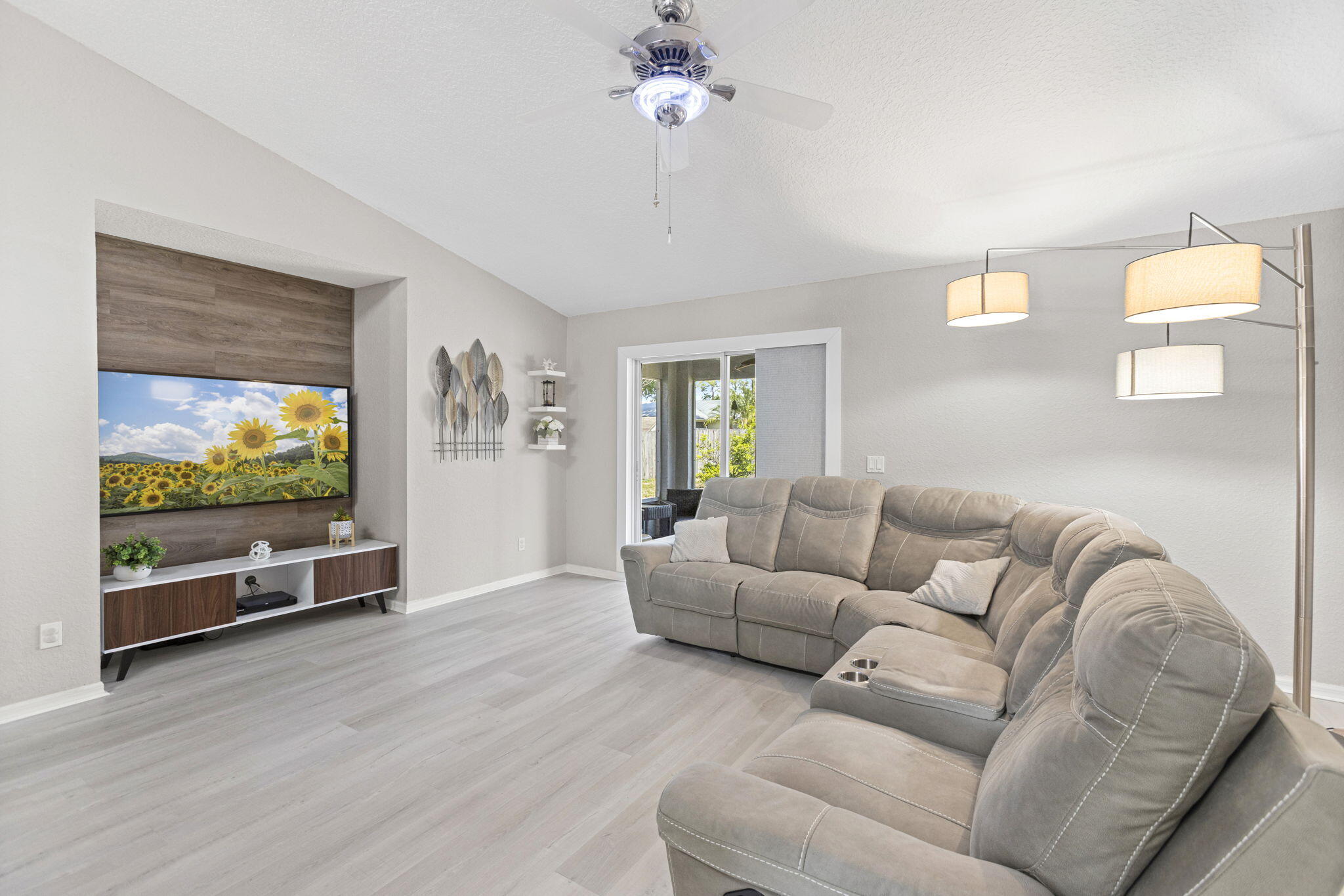 PORT ST LUCIE SECTION 3 - Residential