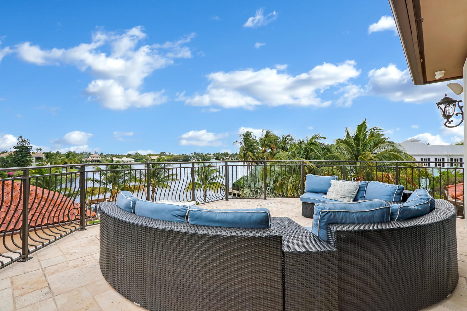 CAPTAINS KEY - Residential