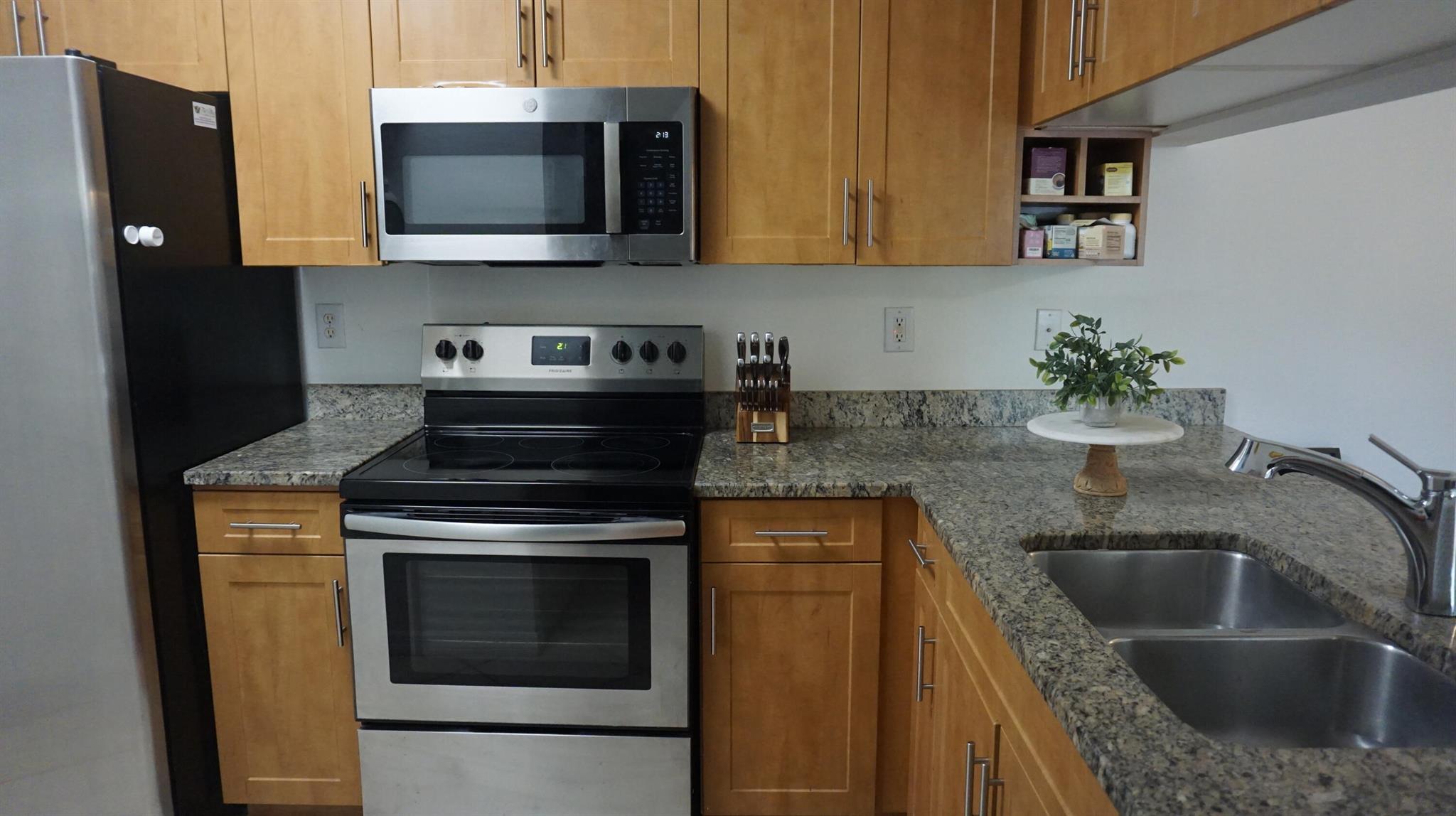 VILLAS AT EMERALD DUNES C - Residential