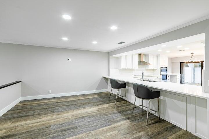 2517 Presidential Way B