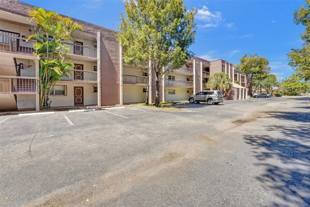 Photo of 7000 Nova Drive #105E, Davie, FL 33317 (MLS # F10494330)