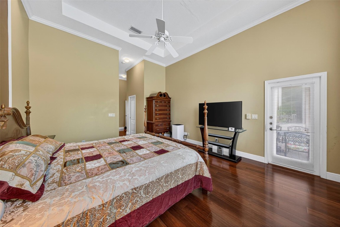 LAGUNA ISLES - Residential