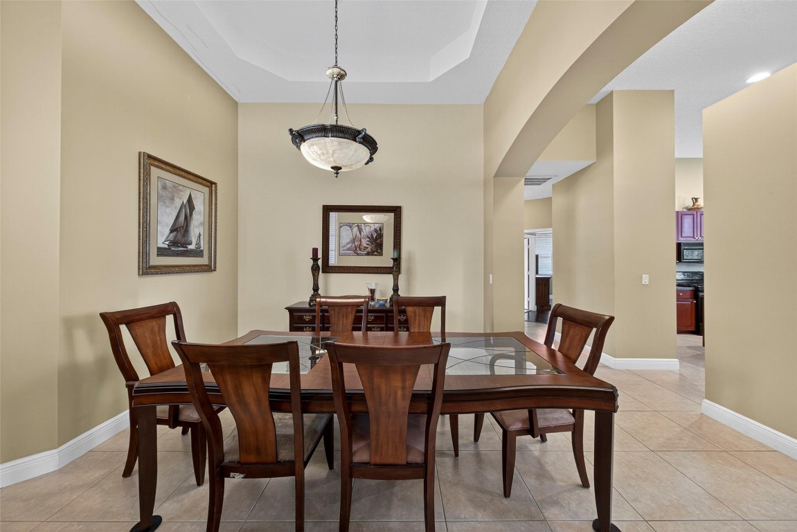 LAGUNA ISLES - Residential