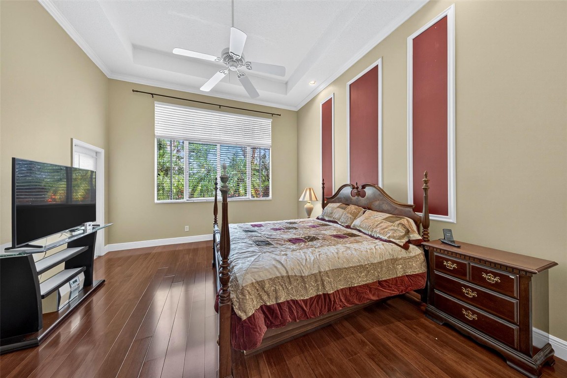 LAGUNA ISLES - Residential