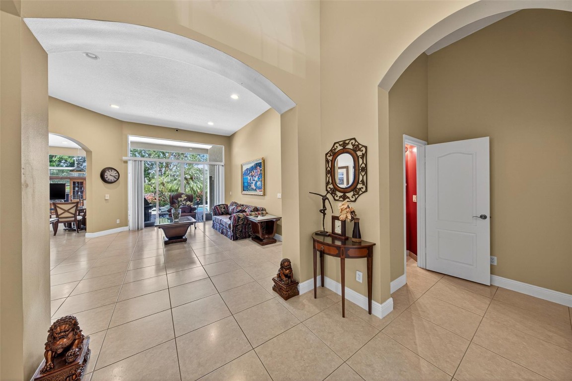 LAGUNA ISLES - Residential