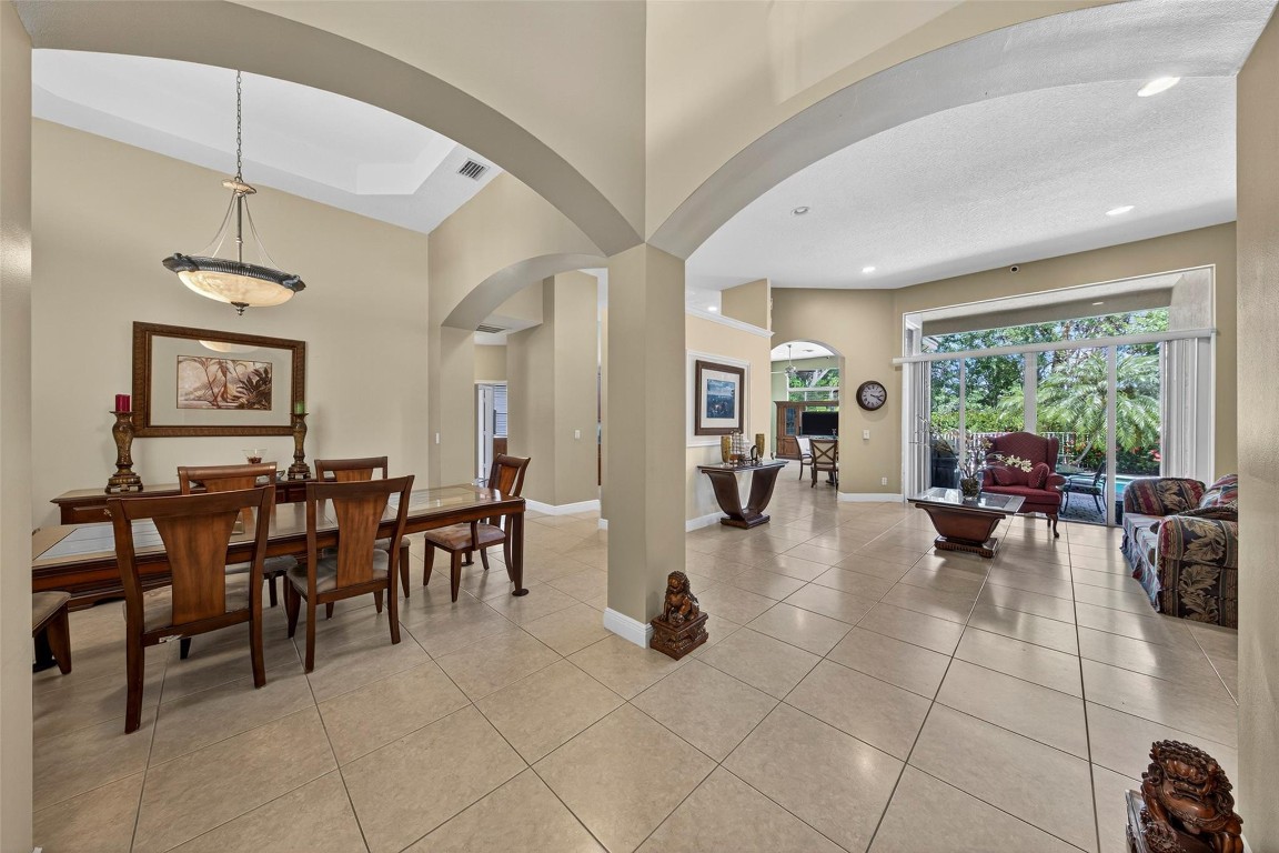 LAGUNA ISLES - Residential