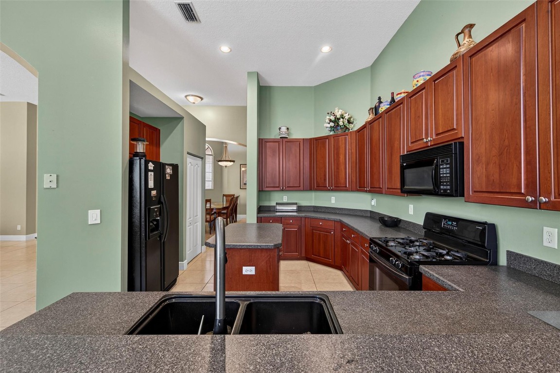 LAGUNA ISLES - Residential