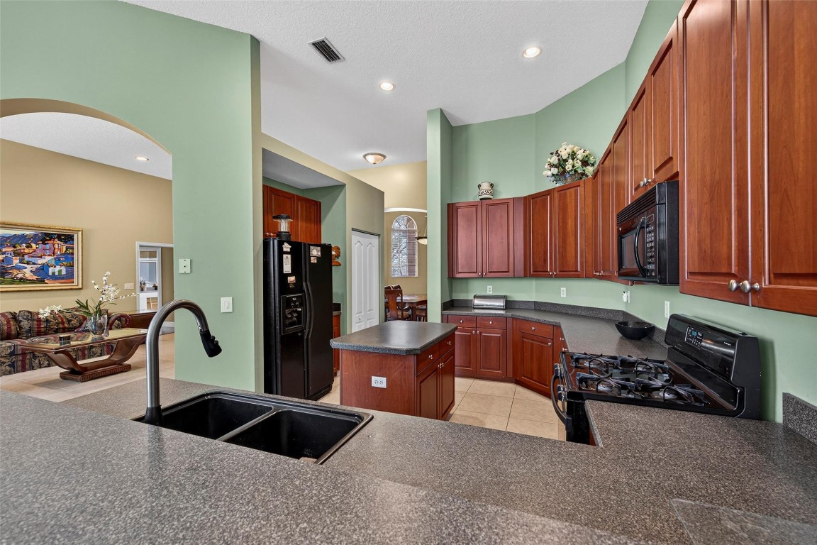 LAGUNA ISLES - Residential