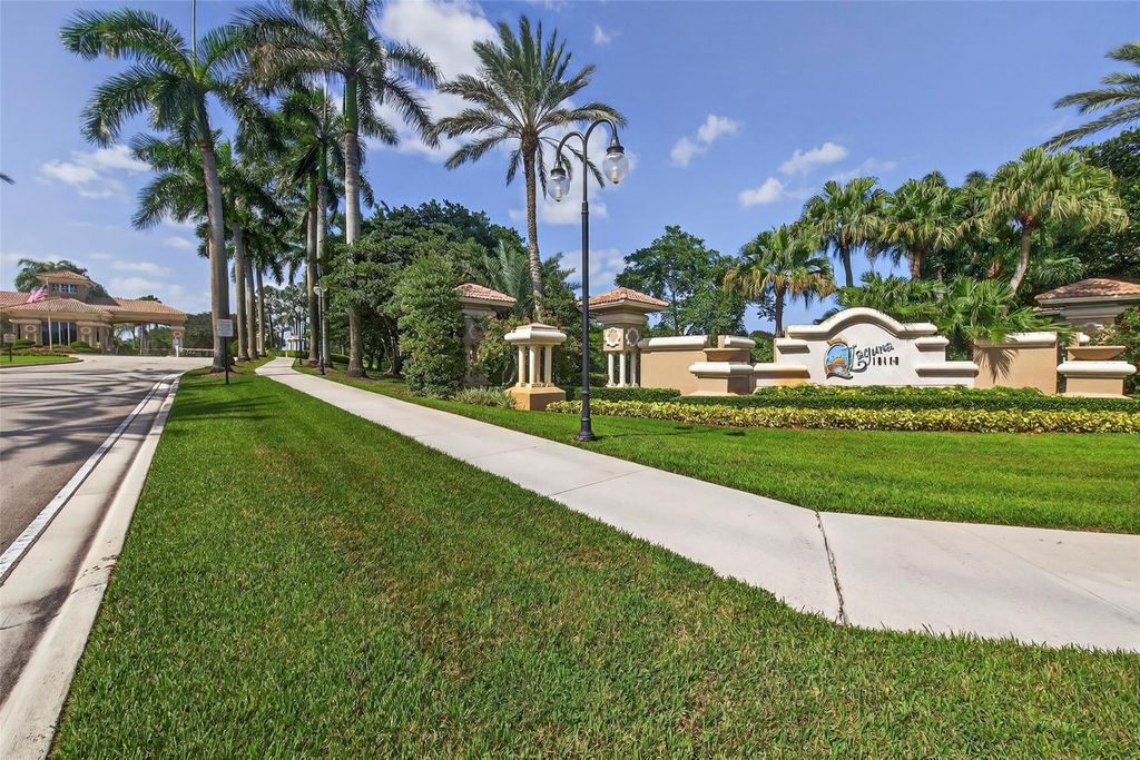 Photo of 6306 SW 191st Avenue, Pembroke Pines, FL 33332 (MLS # F10516905)
